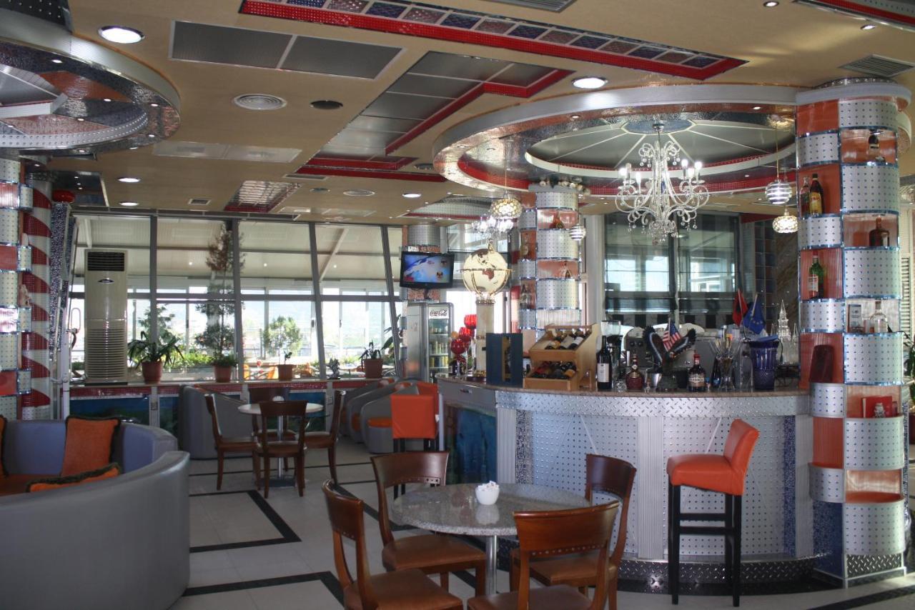 Hotel Bar Restaurant America Kukes Exteriör bild